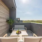 Awesome In With Kitchen * Privlaka (Zadar)