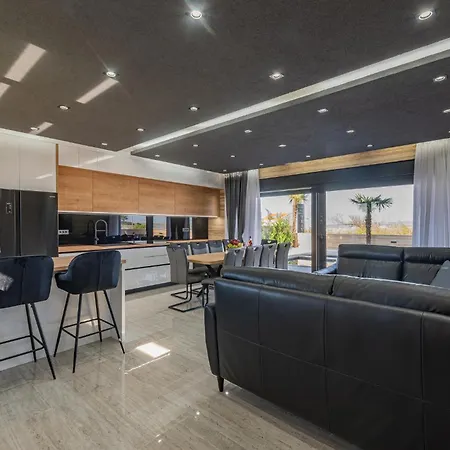 Awesome In With Kitchen * Privlaka (Zadar)