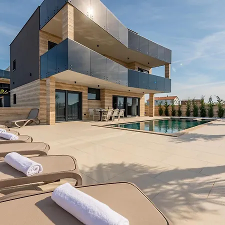 Awesome In With Kitchen Privlaka (Zadar)