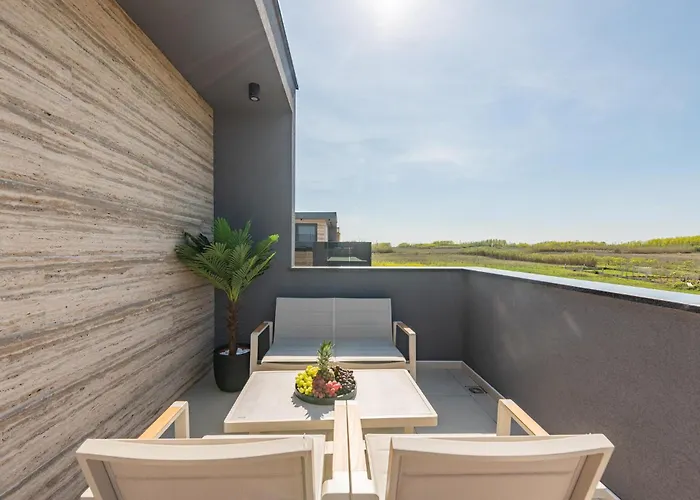 Awesome In With Kitchen * Privlaka (Zadar)