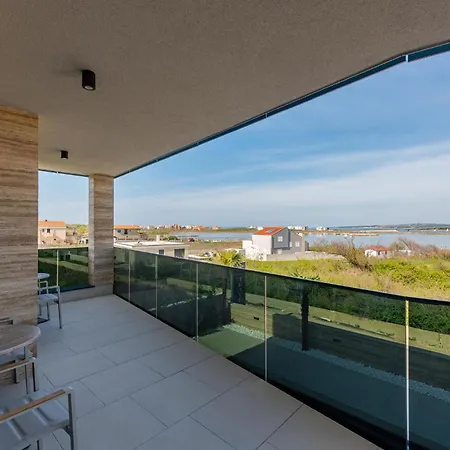 Awesome In With Kitchen * Privlaka (Zadar)