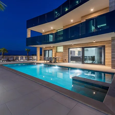 Awesome In With Kitchen Nyaraló