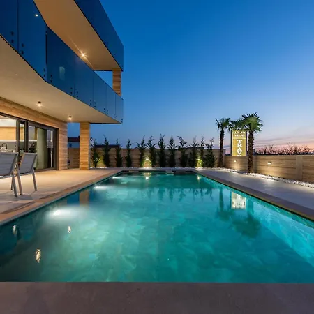 Awesome In Ferienhaus Privlaka (Zadar)