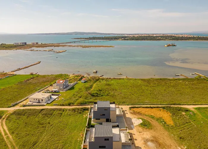 Awesome In With Kitchen Nyaraló *