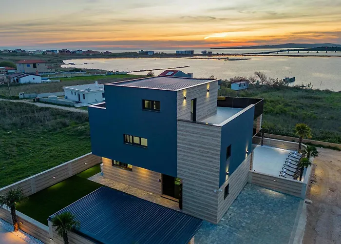 Awesome In With Kitchen *